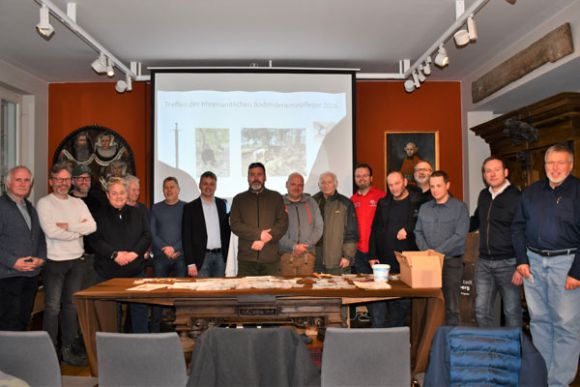 Wie jedes Jahr trafen sich die ehrenamtlichen Bodendenkmalpfleger zum Jahrestreffen im Perleberger Stadt- und Regionalmuseum. Foto: Bernd Atzenroth / Landkreis Prignitz